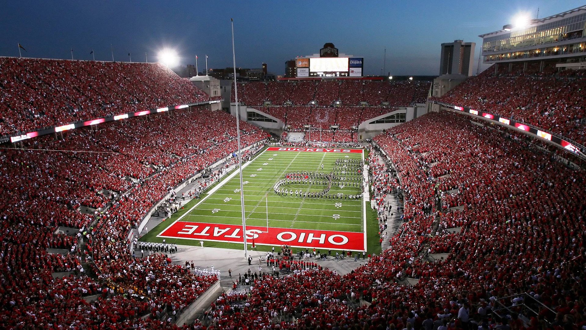 网球赛场焦点！美国队对阵澳大利亚队，战术博弈精彩纷呈，教练斗智斗勇